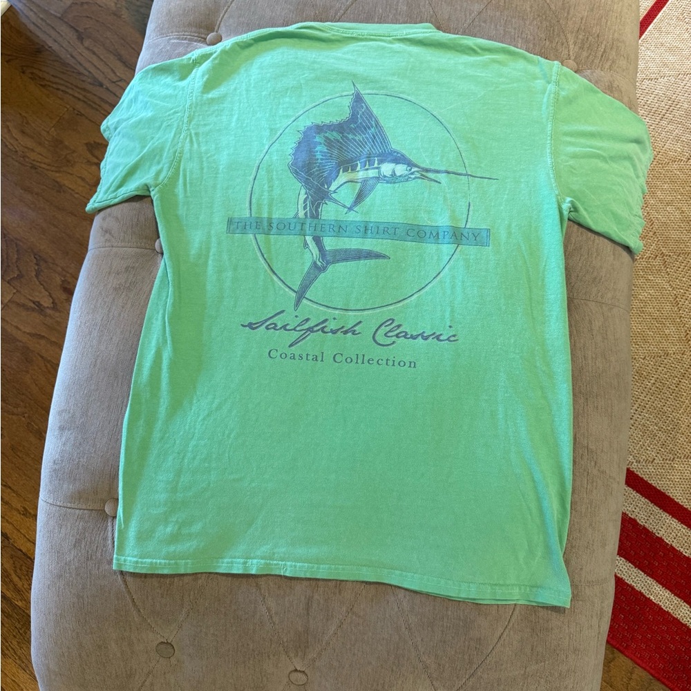 The Southern Shirt Co Men’s Green Sailfish Graphic T-Shirt Medium